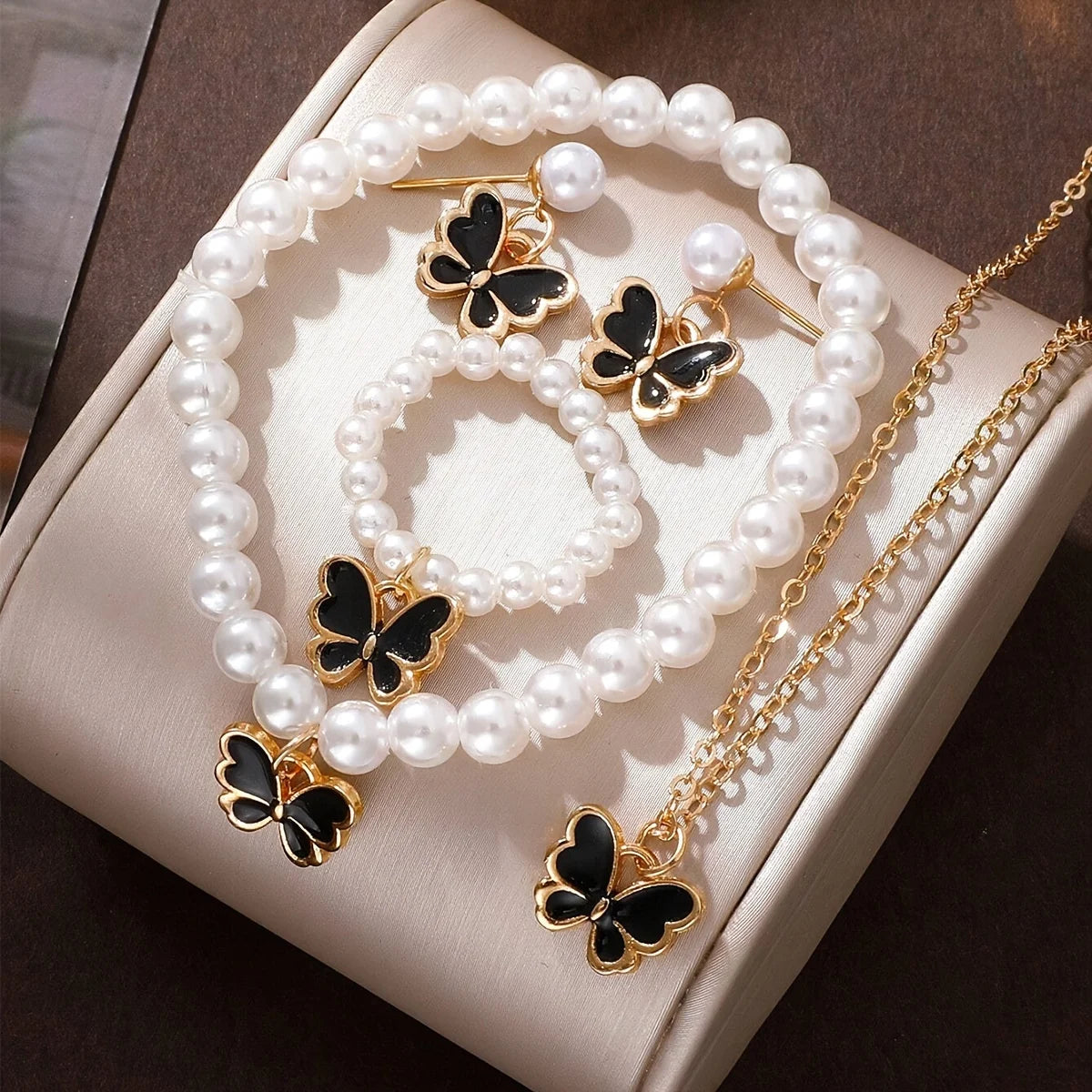 Five-petal Clover three-piece Jewelry Set
